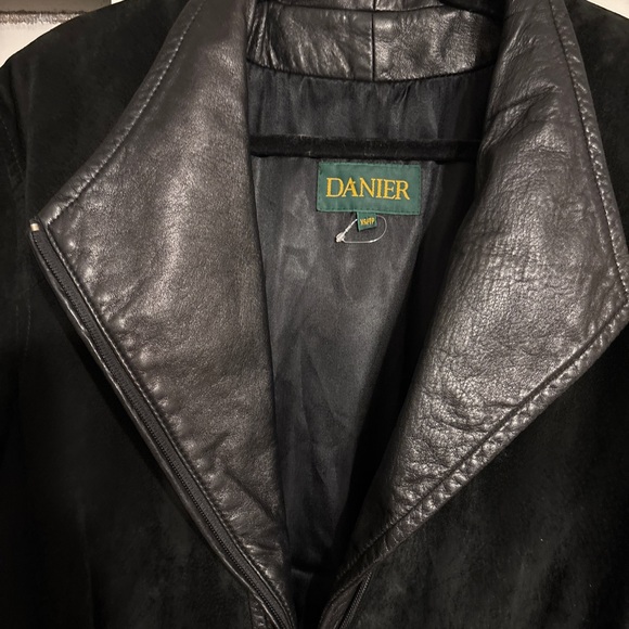 Danier Black Leather Women's Jacket - Picture 7 of 12